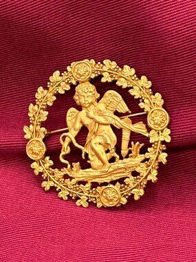 VTG Blanca Cherub Wreath Matte Gold-Plated Brooch